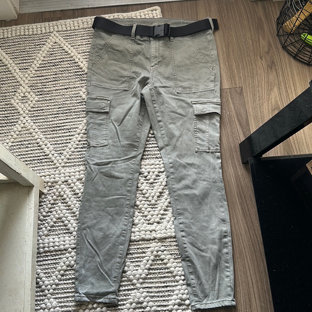 American Eagle Army Green Stretchy Cargo with utility belt